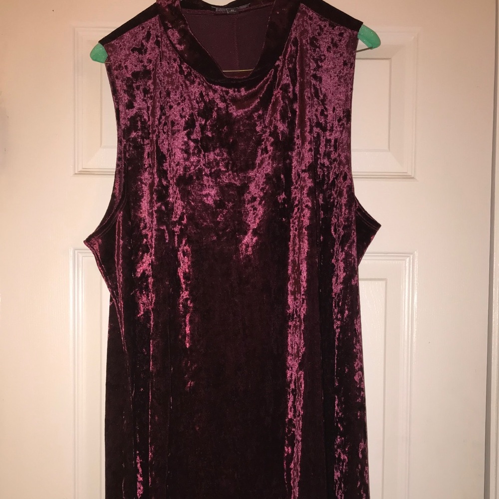 Maroon no sleeve dress